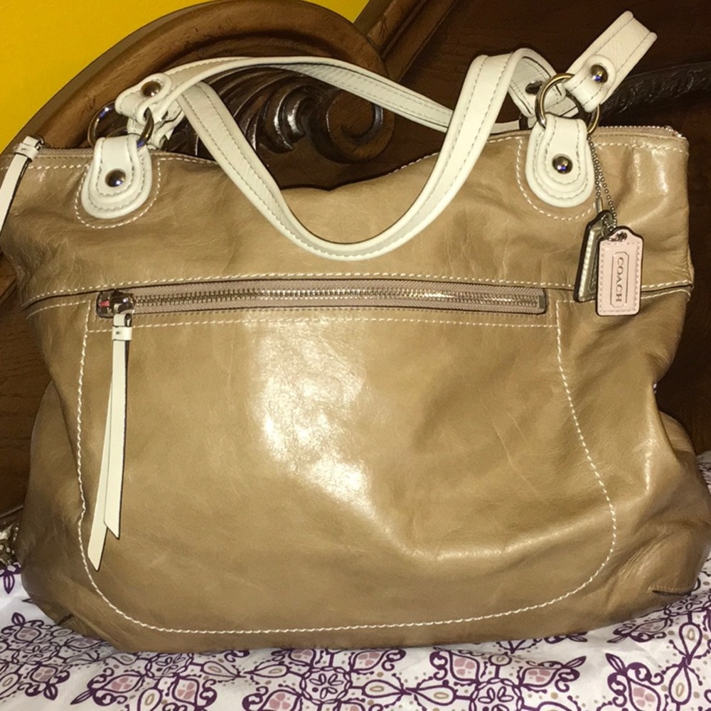 Coach Carmel leather tote Slightly used
